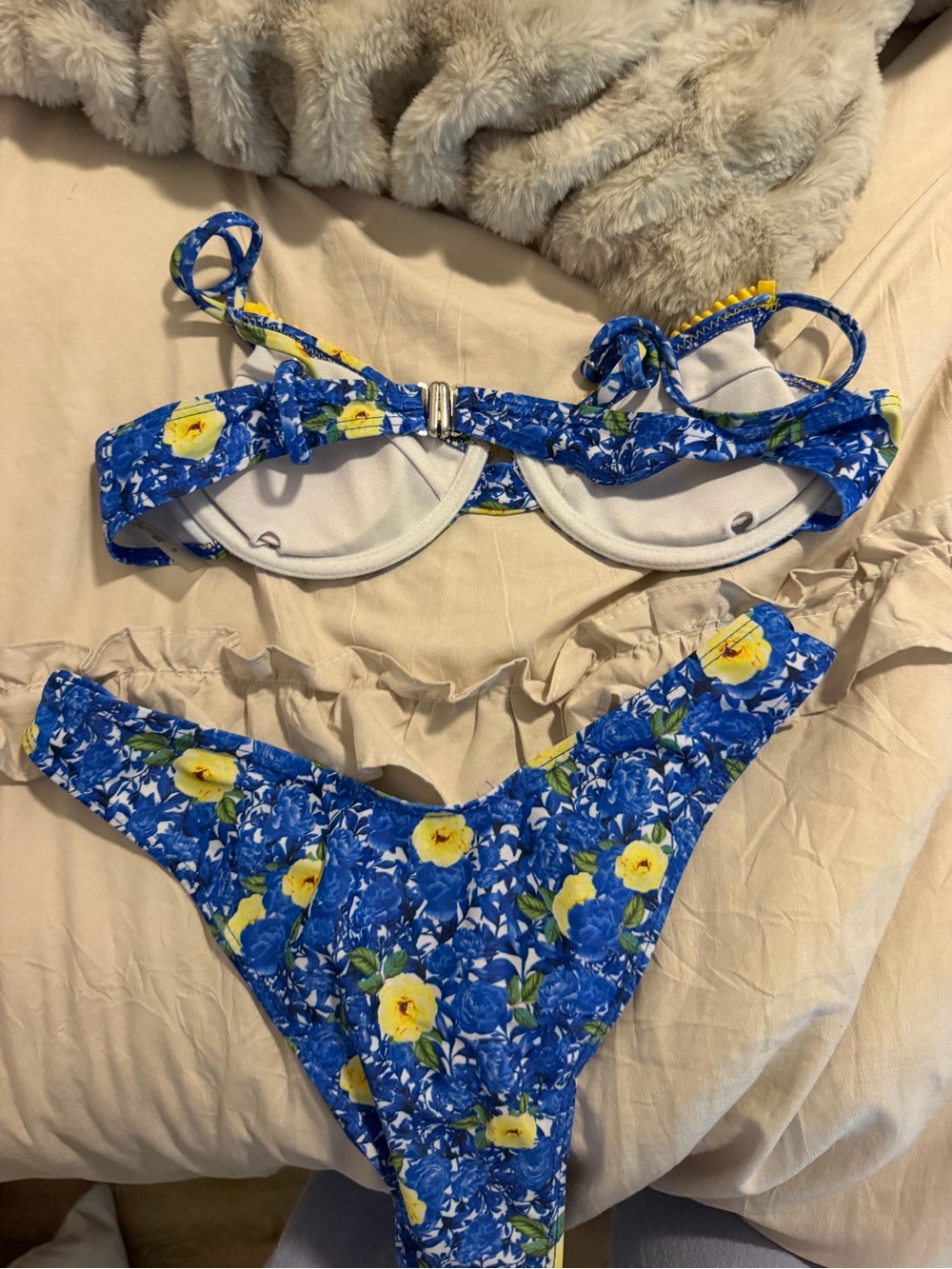 Amazon bathing suit - Picture 2 of 2